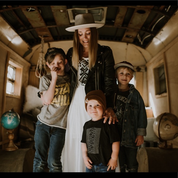 Meet your Posher, Nora - Picture 2 of 2